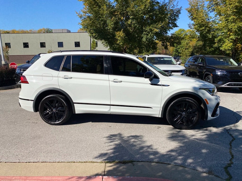 2022 Volkswagen Tiguan 2.0T SE R-Line Black