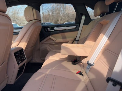 2023 Porsche Cayenne Platinum Edition CLEAN CARFAX, GREAT RECORDS