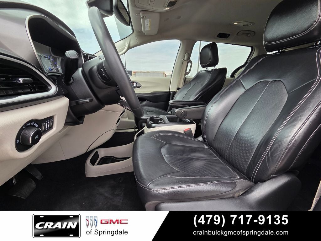 2022 Chrysler Pacifica Touring L