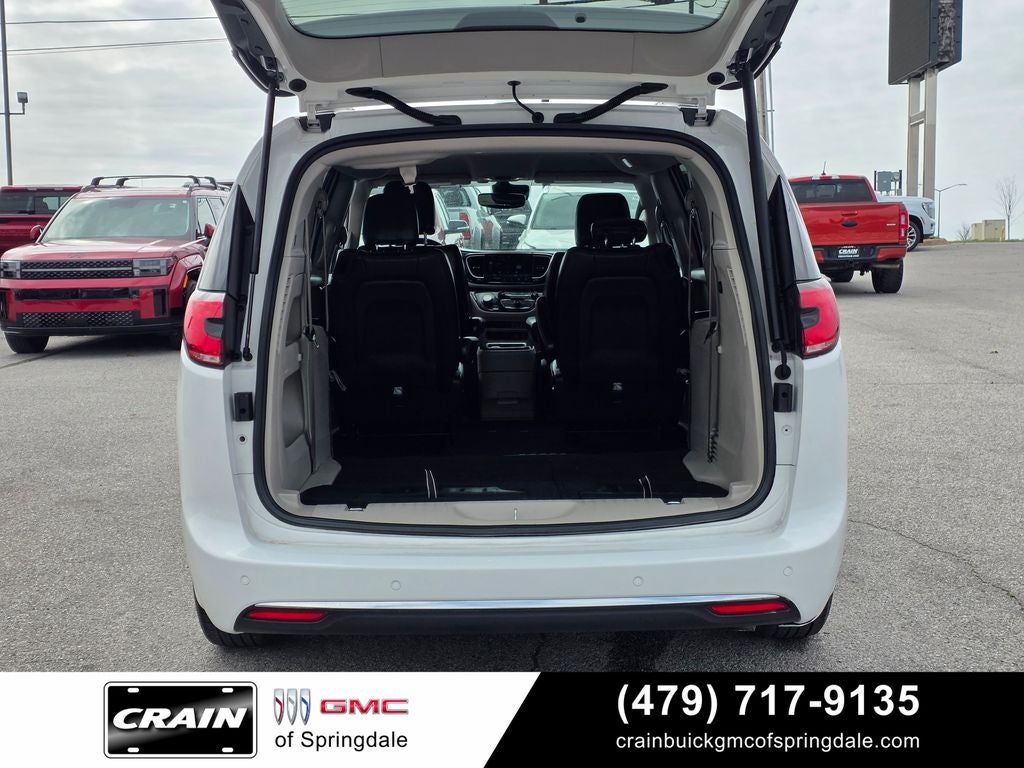 2022 Chrysler Pacifica Touring L