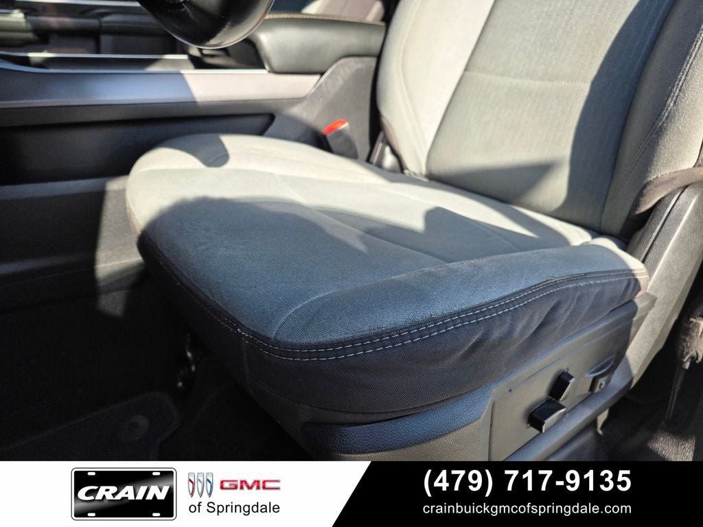 2024 RAM 2500 Big Horn Cummins / 12" Screen