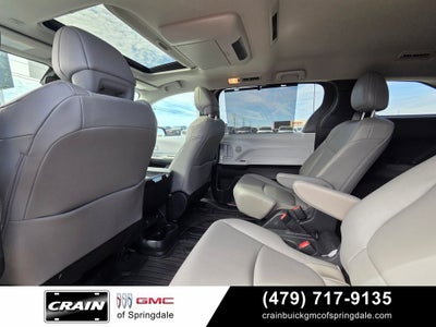 2025 Toyota Sienna XLE 8 Passenger