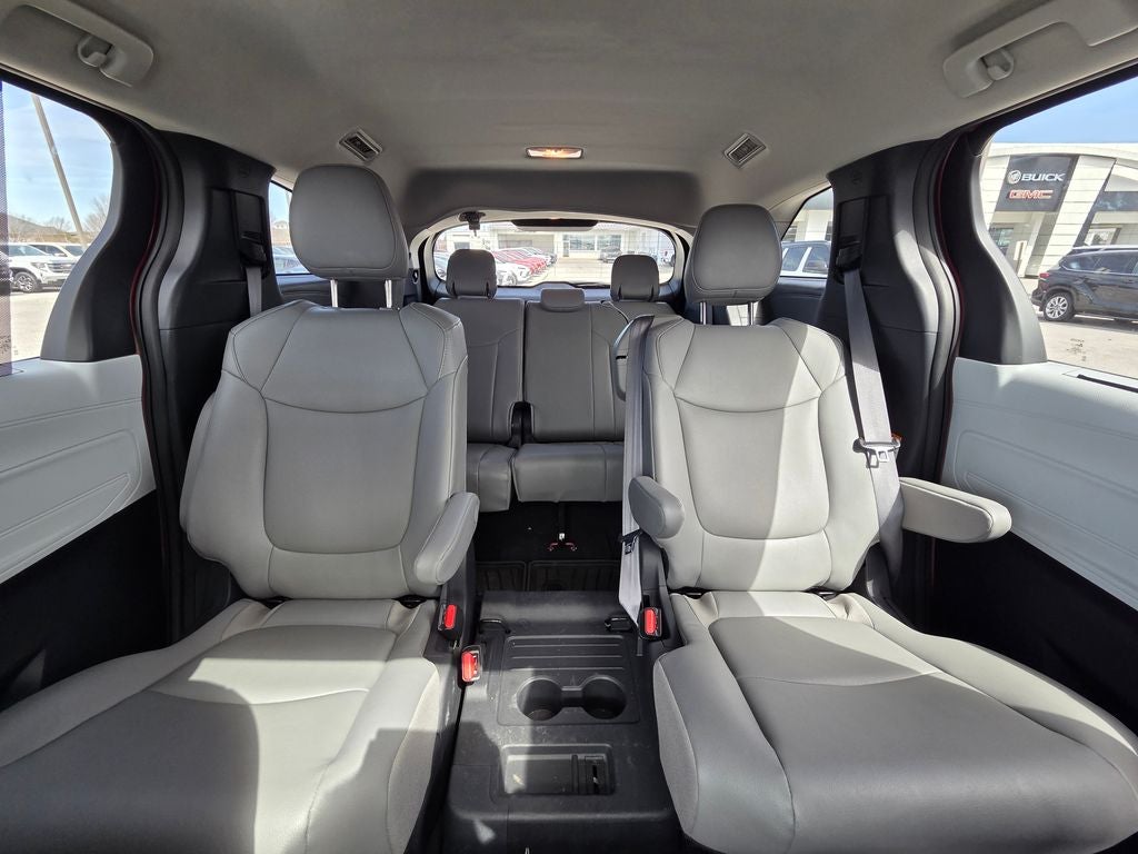 2025 Toyota Sienna XLE 8 Passenger