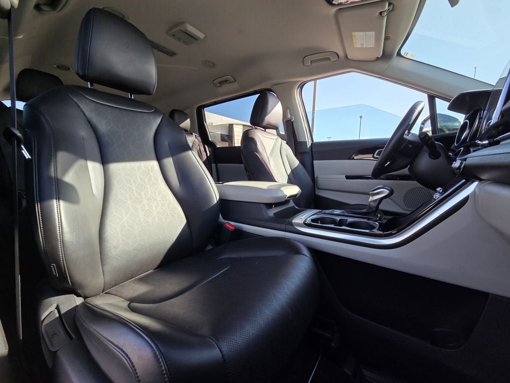 2024 Kia Carnival EX