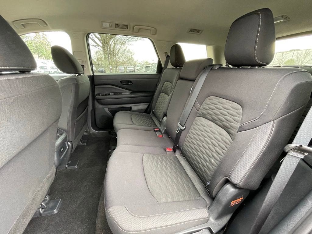 2024 Nissan Pathfinder S