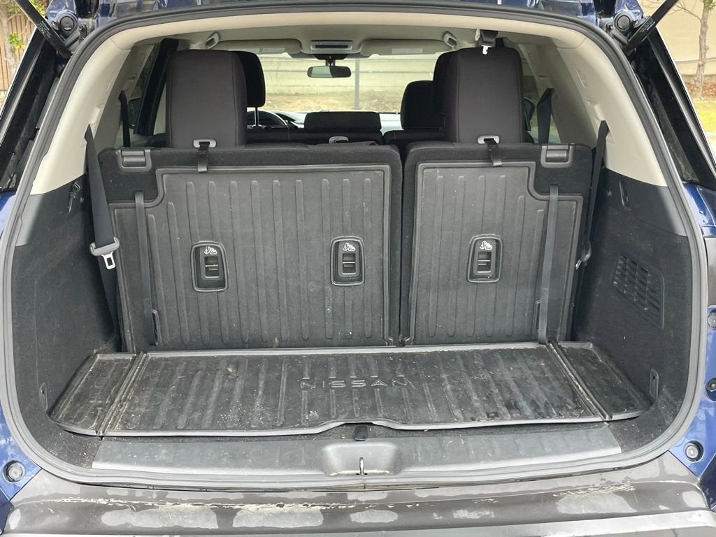 2024 Nissan Pathfinder SV