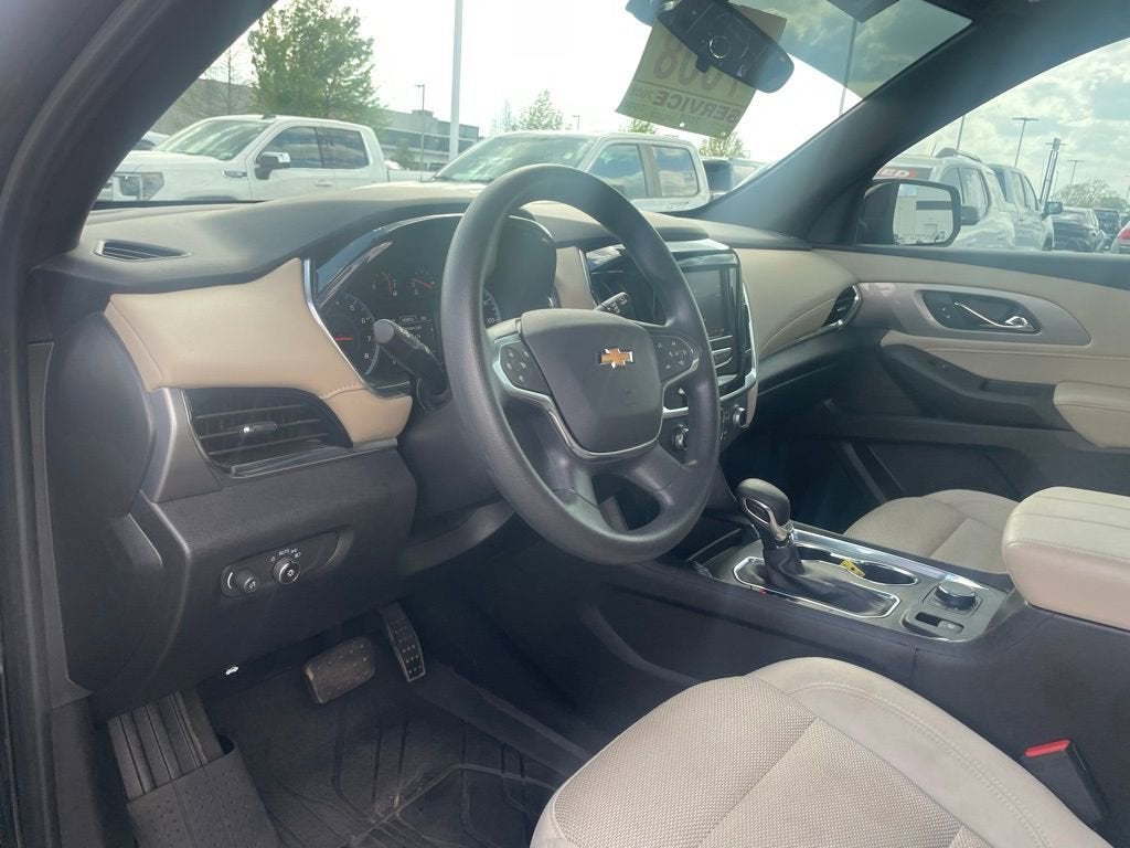 2022 Chevrolet Traverse LS