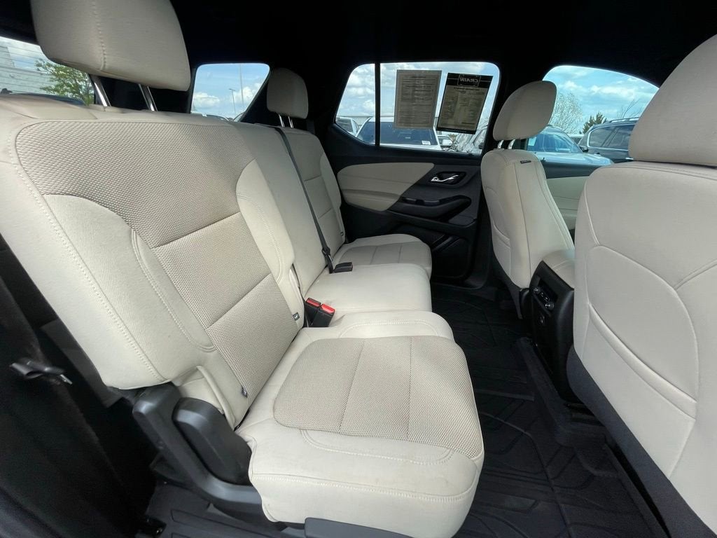 2022 Chevrolet Traverse LS