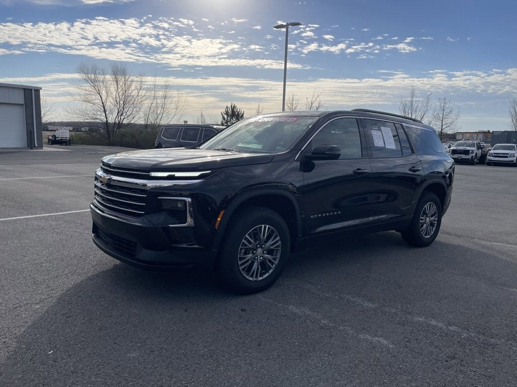 2025 Chevrolet Traverse LT