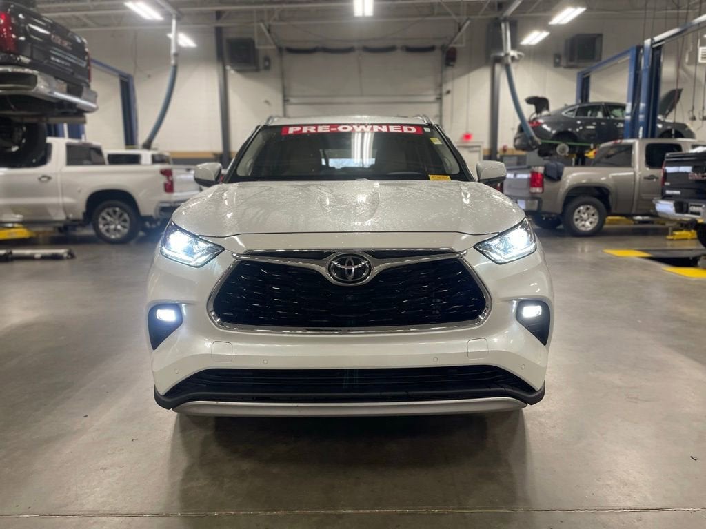 2022 Toyota Highlander Platinum