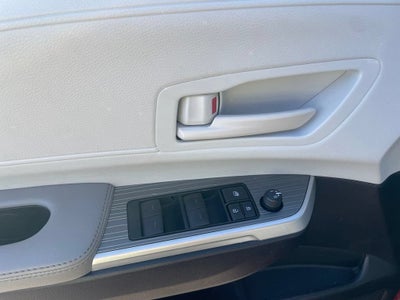 2025 Toyota Sienna LE