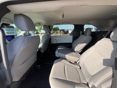 2025 Toyota Sienna LE