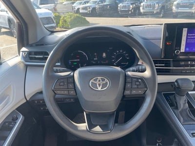 2025 Toyota Sienna LE