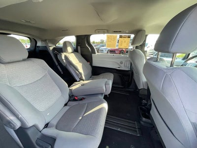 2025 Toyota Sienna LE