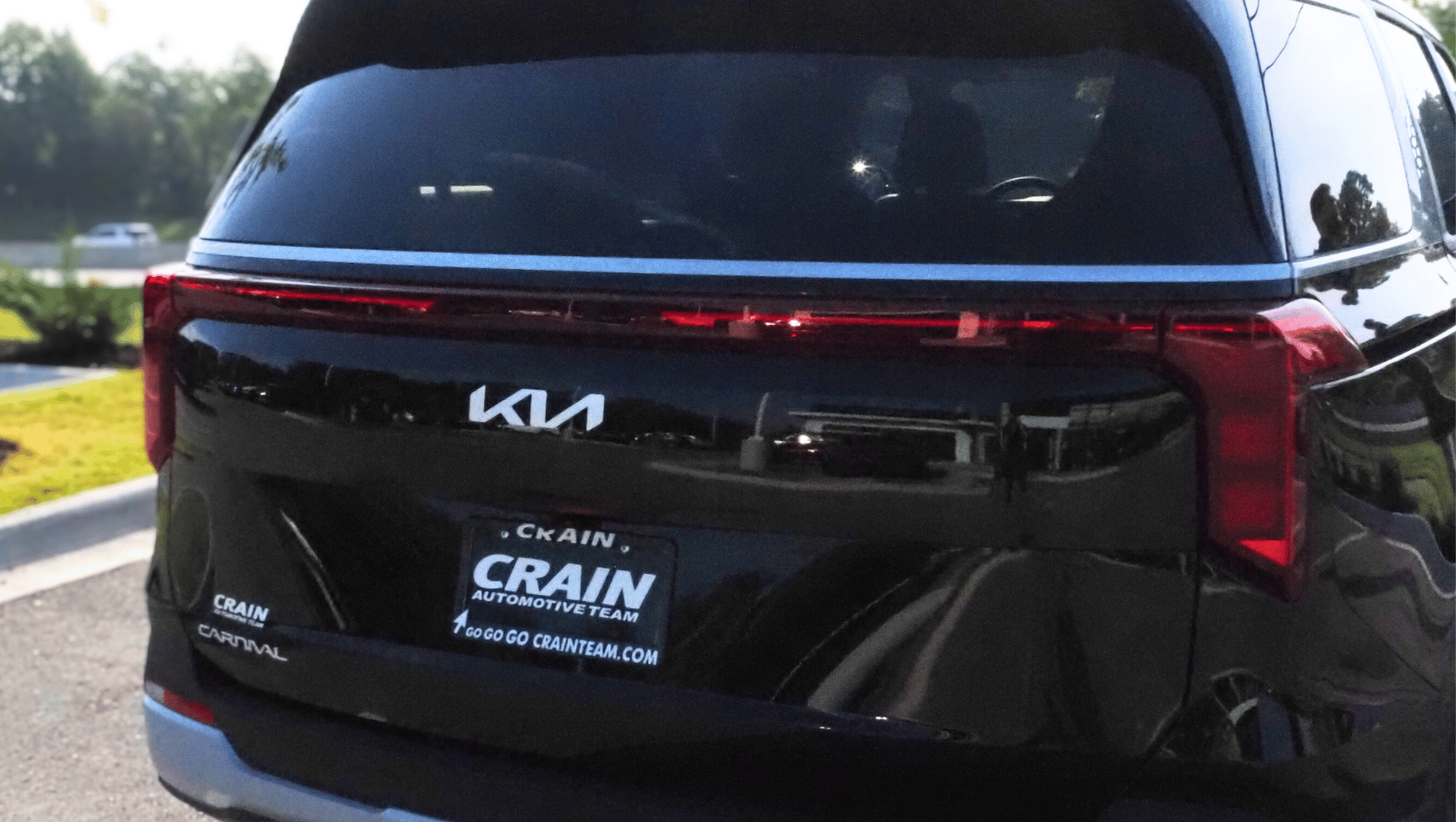 Side View of the 2025 Kia Carnival