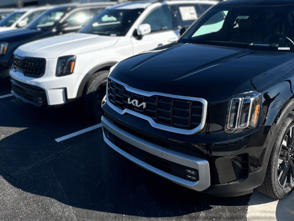 White and Black Tellurides at Crain Kia of Sherwood