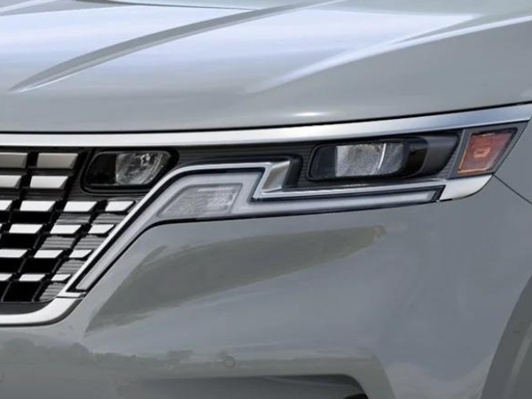 2024 Kia Carnival front headlights